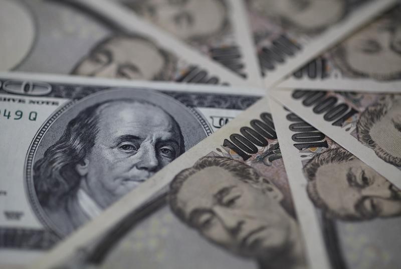 Đồng Đô la giảm nhưng tăng so với đồng Yên, nhà đầu tư chờ báo cáo việc làm của Mỹ